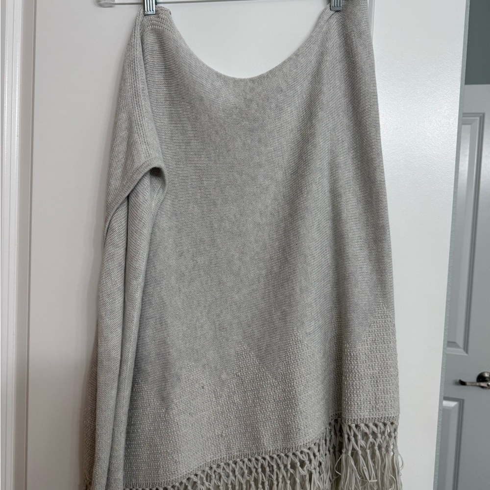 Lilly Pulitzer Light Gray Knit Fringe Poncho